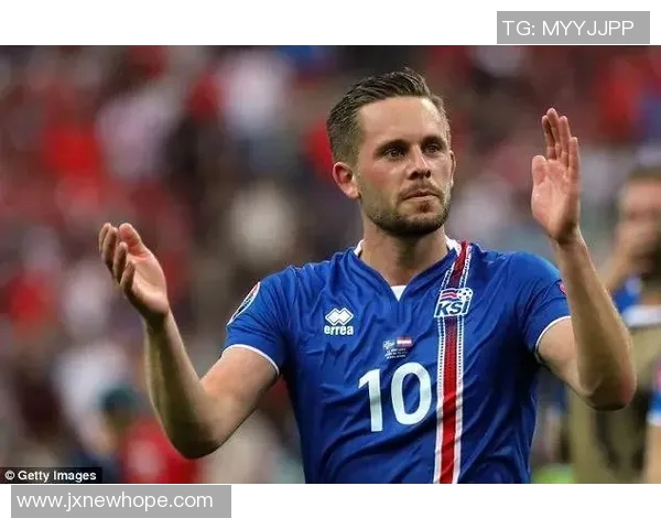 足球明星多才多艺的背后故事与他们的职业生涯发展探讨 足球明星多才多艺的背后故事与他们的职业生涯发展探讨