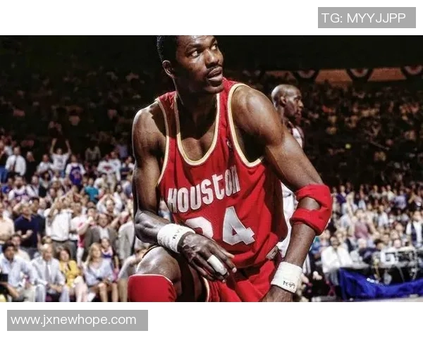 卡梅隆约翰逊的崛起之路：从新秀到NBA明星的奋斗历程